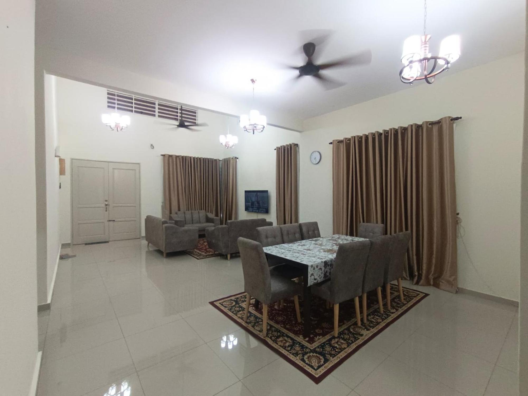 Nouri'S Homestay Melaka מראה חיצוני תמונה